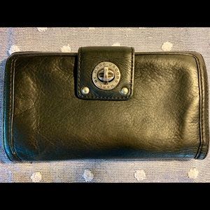 Marc Jacobs black leather wallet Latch very nice